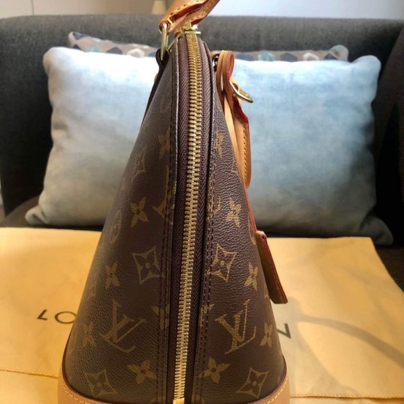 Louis Vuitton Alma Monogram Bag - Picture 5 of 9